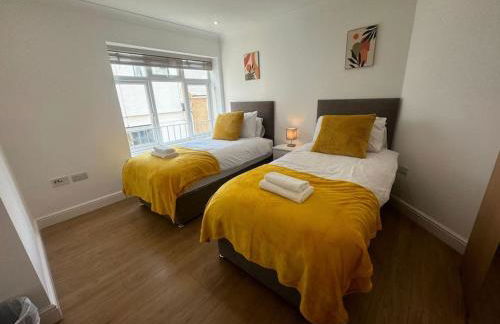 2 bedroom, Parking, Hounslow St - Foto 18