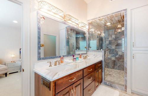 Lakefront home with hot tub, dock, kayaks, central AC, & great lake views - Foto 11