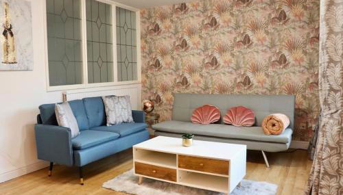 Lovely staycation with family FREE Parking & WiFi - Foto 1