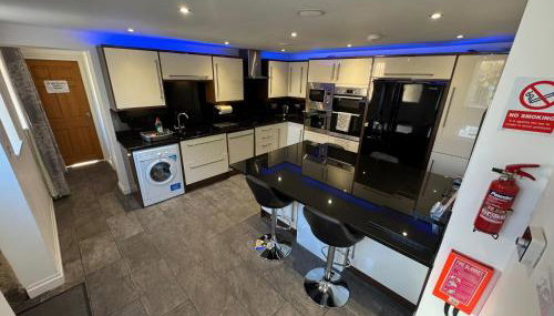 Castle House Holiday Home - Photo 3