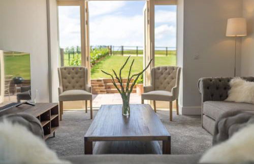 Butterwick - Barn Conversion with a hot tub on a Country Estate - Photo 1