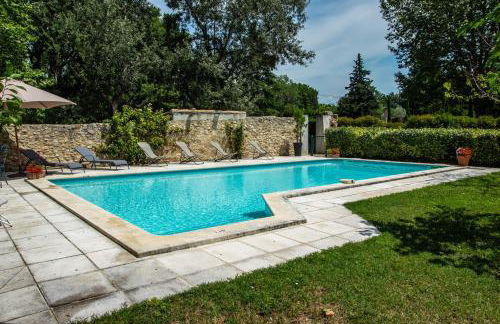 Stunning farmhouse with heated private pool in Provence - Photo 36