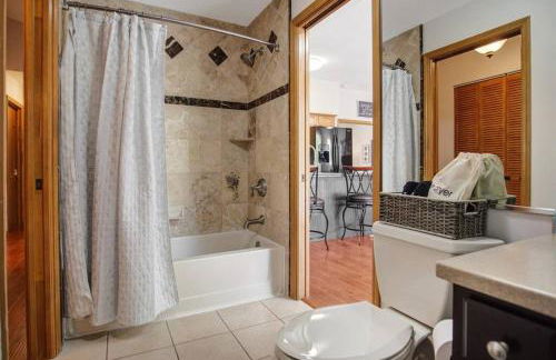 Family Friendly Pool Paradise Retreat Near Beaches - Foto 32