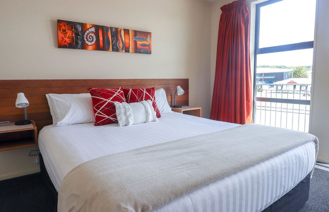 Coleraine Suites & Apartments - Photo 6