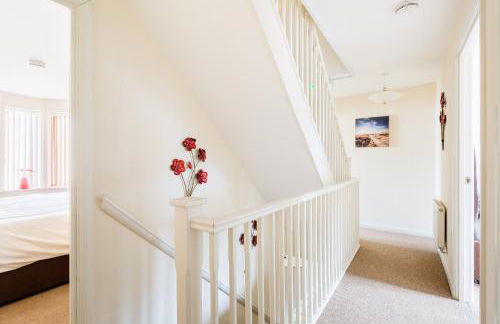 6 bed house with free secure parking & 3 bathrooms - Photo 7