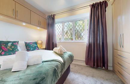 Charming 3 Bed Bungalow Parking & Wifi Business and Leisure by Jesswood Properties - Foto 11