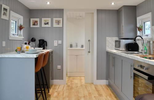 The Shepherd's Hut - Photo 8