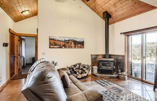 Idyllic Florissant Cabin with Patio and Hot Tub! - Foto 38