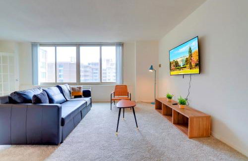 Stylish Crystal City Flat - Pool & Fitness - Foto 1