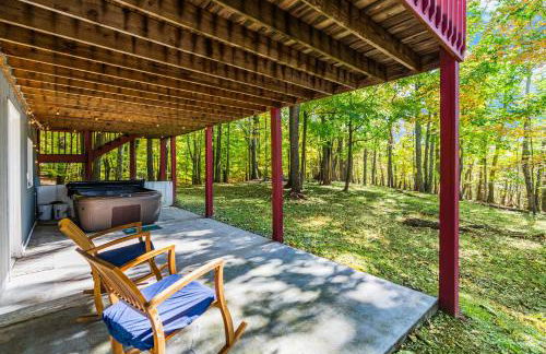 Cozy cabin w hot tub, deck & BBQ - Foto 24