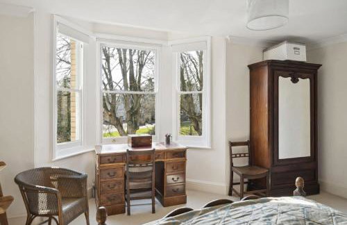 Beautiful Victorian Home on Peaceful Green Square - Foto 14