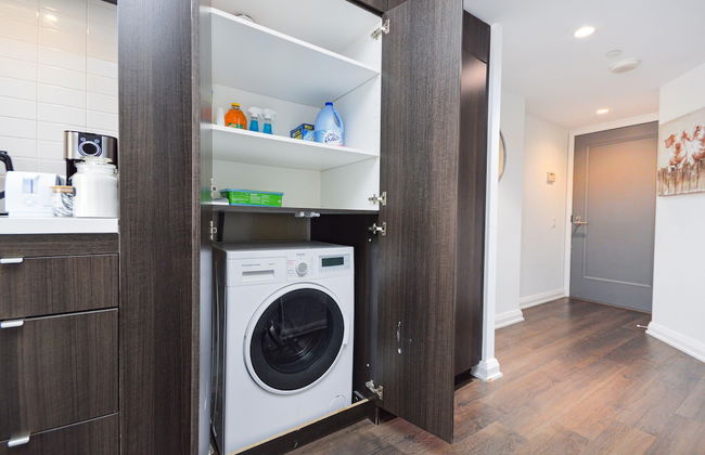 Yorkville Modern 1 Bedroom Suite Toronto - Photo 22