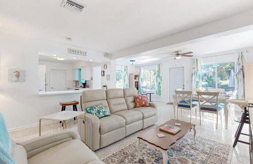 Lake Views! Florida Family Retreat 4 Mi to Beach - Foto 1