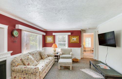 Relax Fireside! Frankfort Apt Near Dtwn and Beaches - Photo 4