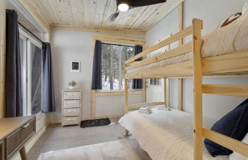 The Tyrolean Cabin. Panoramic Views. Hot Tub. - Photo 19