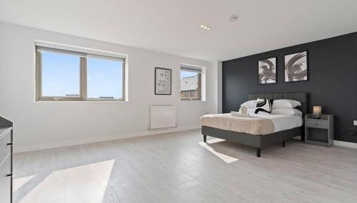 Exquisite 7 Bedroom 5 Bathroom House - Over 1900 sqft - Close to City Centre with Free Parking, Fast W-Fi and SmartTVs by Yoko Property - Foto 2