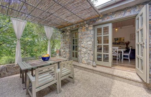 2 Bedroom Pet Friendly Home In Malinska - Photo 19