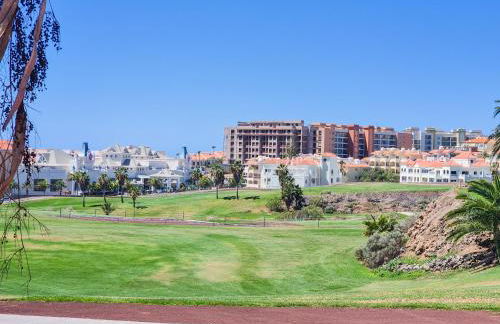 Mona Golf - South Tenerife - Aircon, private parking with heated pool - Photo 6