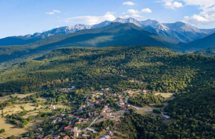 Artemis' Stone House - Photo 2