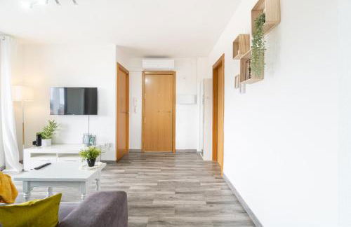 Penthouse - Sea Views & 5min to Beach - Fast WiFi - AC - Foto 5