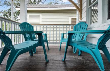 Port Side at M Historic Lost Bayou Retreat Walk to Beach Sleeps 6 - Foto 5