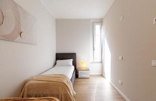 Chiara Apartment 6 guest - Train Station - Parking - Foto 13