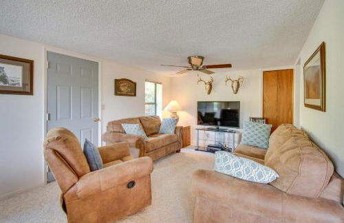 2-Level Home with Deck half Mi to Lake McConaughy! - Foto 4