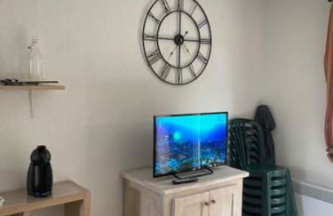 CONFORTABLE MAISON DANS VILLAGE VACANCES AVEC PISCINE A CAJARC - Photo 6