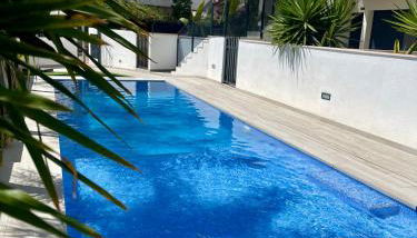 Air-conditioned Elisa Apartment with spacious sunroof lounge and swimming pool - Foto 4