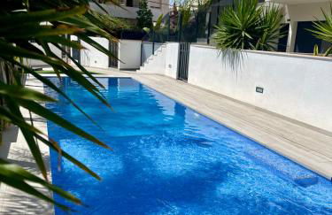 Air-conditioned Elisa Apartment with spacious sunroof lounge and swimming pool - Foto 4