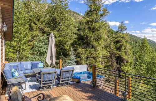 Wyoming Cabin with Hot Tub and Mountain-View Deck - Foto 33