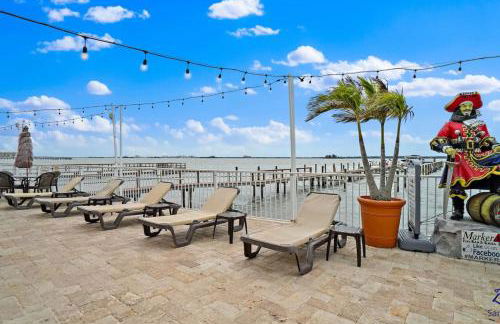 Beso Del Sol Beauty Studio Oasis in Dunedin 409 - Foto 20