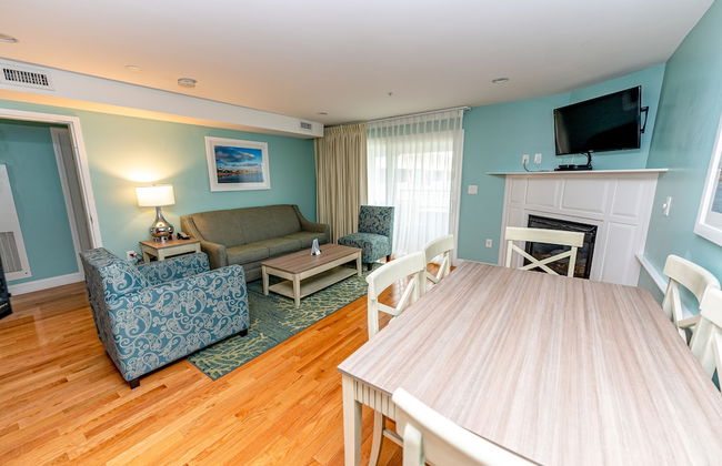 Edgewater Beach Resort, a VRI resort - Photo 12