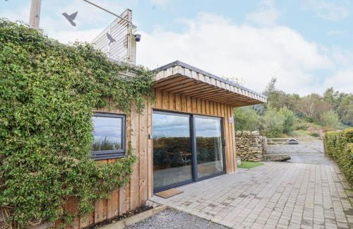 Hilltop Lodge - Photo 2