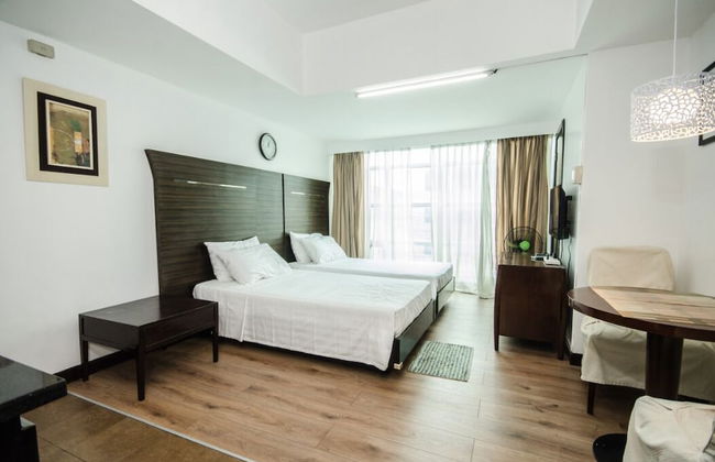 Lancaster Hotel by Central Flats - Photo 1