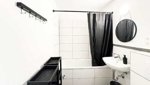 Monteurwohnungen mit TV, Internet, Parkplatz, Waschmaschine, Küche, Balkon, Restaurants und Supermarkt - Foto 5, Shower