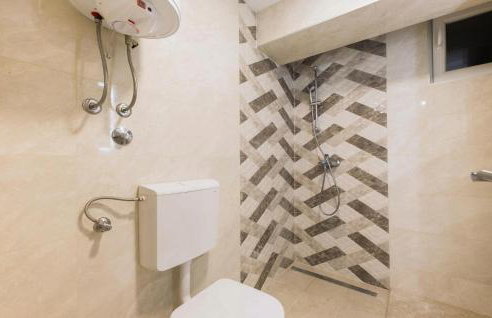 Gorgeous Home In Muc Gornji - Photo 17