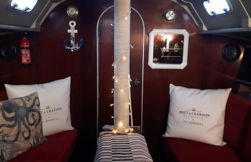 AMAZING FLAT IN CLASSIC SAILING BOAT in BARCELONA - Photo 30