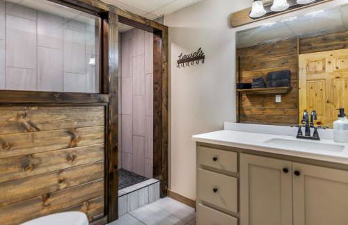 Log Cabin, Lake, Hot Tub, Near Wineries & Hiking - Foto 26