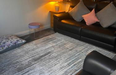 Sleeps 7, entire apartment,with restaurant next door - Foto 6