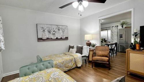 Newly Renovated Home - Sleeps 10 - Photo 3