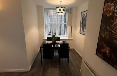 Spacious City Centre 2-Bedroom Apartment by StaySavvy Accommodation - Foto 46