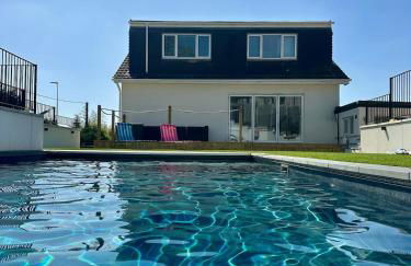 Charmandene - Luxury 5 Bed with Pool and Gated Parking - Foto 4