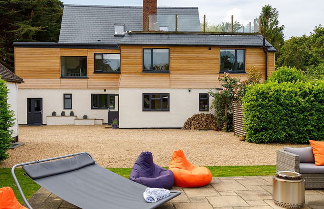 Stunning 5BR Home With Pool - 5 min to Beach - Foto 55