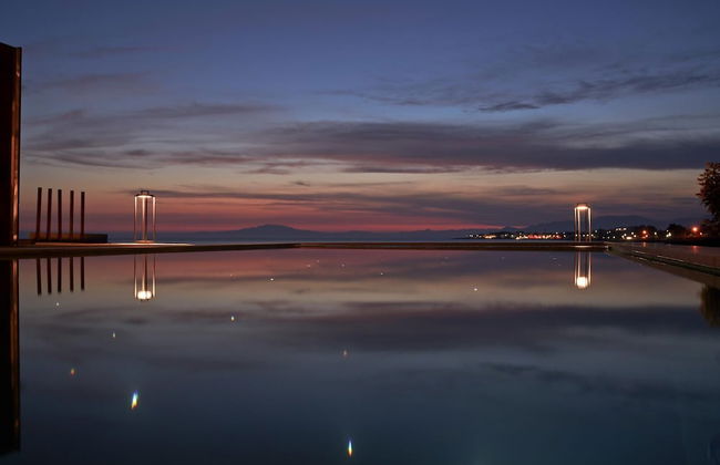 Beachfront Alassa Villas w Private Pools Complex - Foto 5