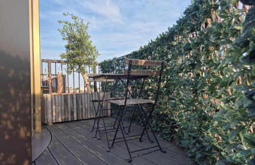 Panoramic Pondview Penthouse - Foto 13