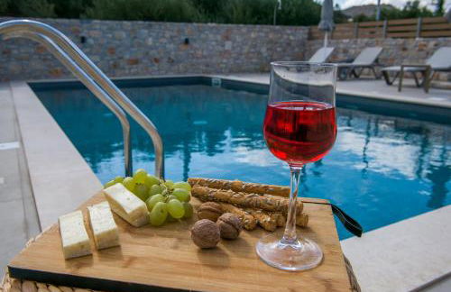 Sirines Apartments - Photo 1