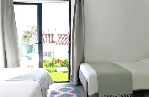 Airy 3br, AC, Garden, 2min Strip, 8min Oura Beach - Foto 39