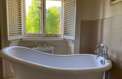 The Slaughters Manor House - Photo 54