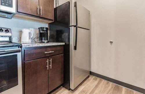 Modern Stay Near Jack Trice Stadium - Walk to ISU - Foto 12
